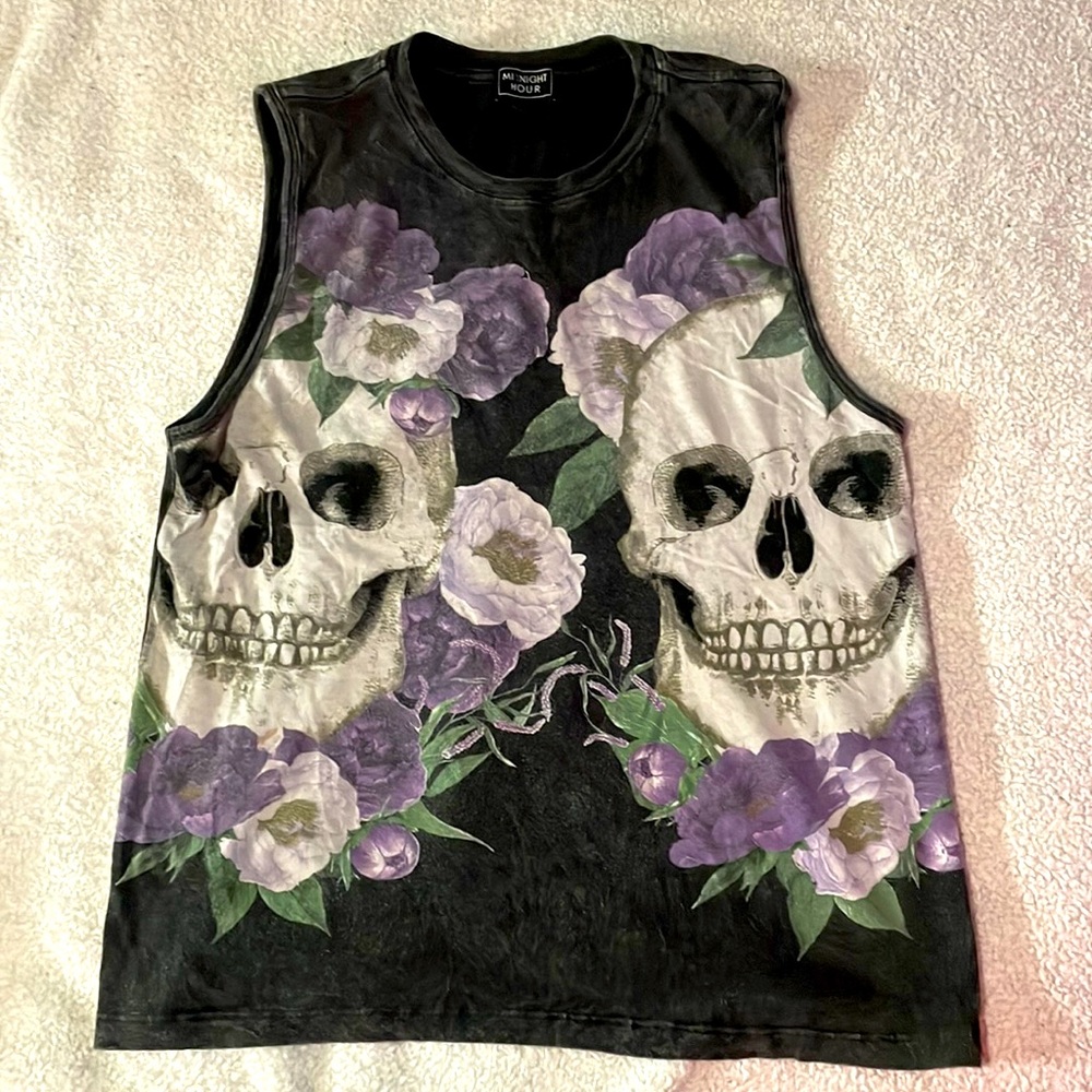 Floral skull muscle T-shirt size medium from hot topic